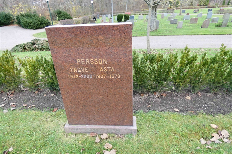 Grave number: TR 3   169