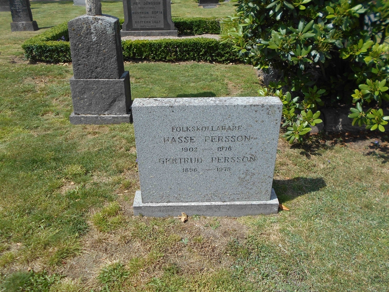 Grave number: HK F   2:5
