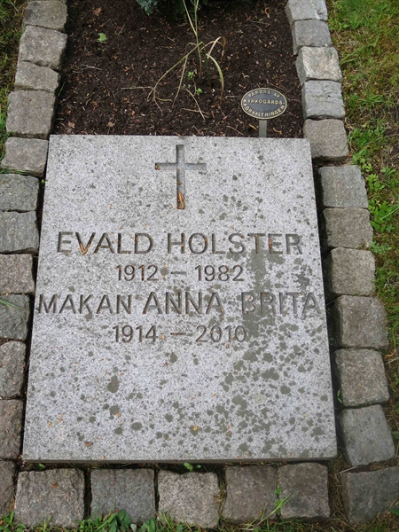 Grave number: HÖB N.UR   385