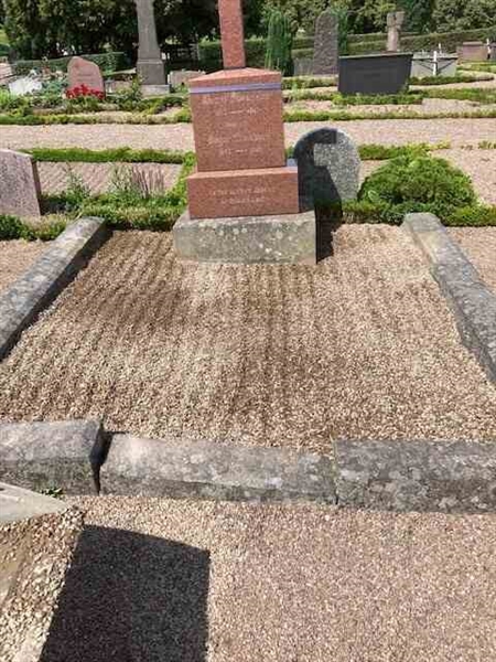 Grave number: Kå 28     5, 6