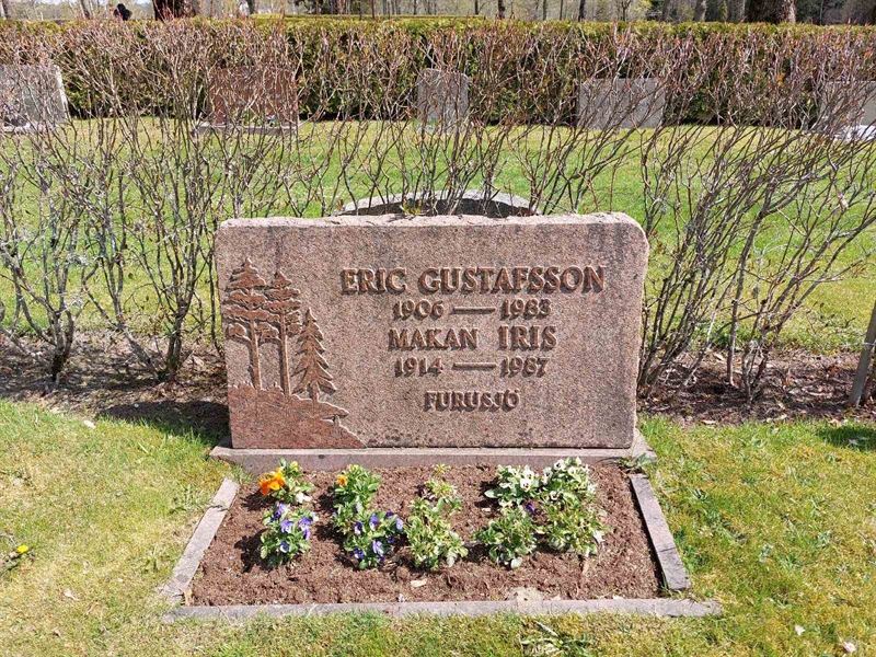 Grave number: HÖ 7   28, 29