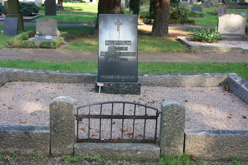 Grave number: Ö 15i   150, 151, 152