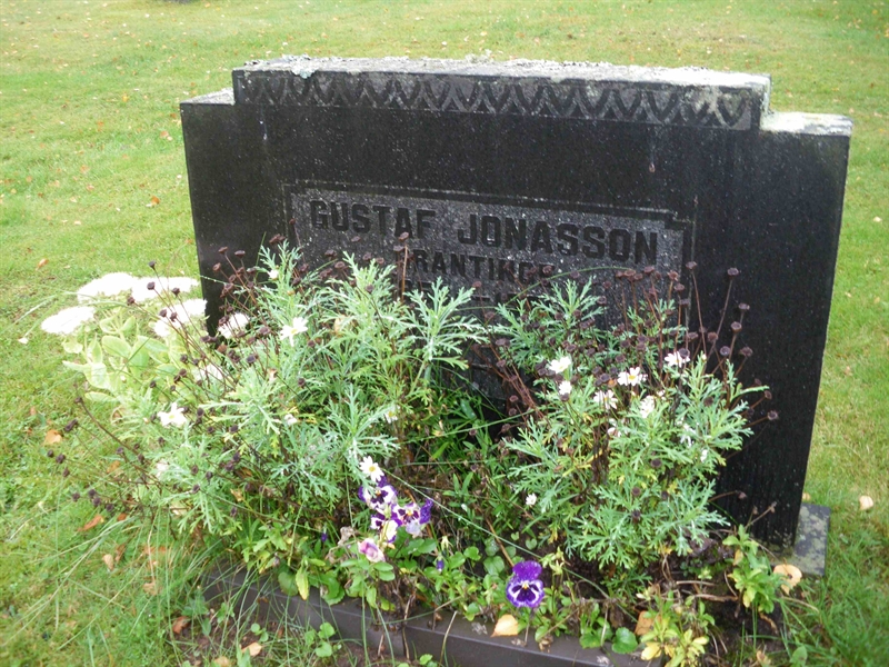 Grave number: SB 08    18