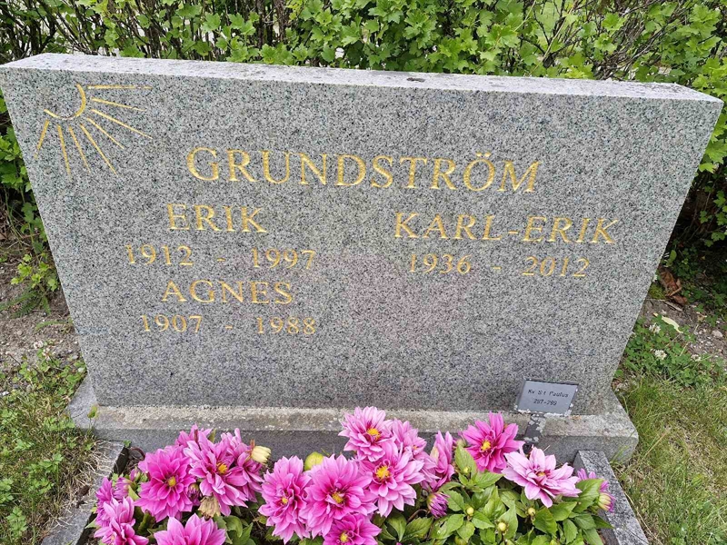 Grave number: GR PA   297-299