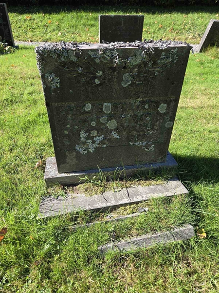 Grave number: T A D   778-779
