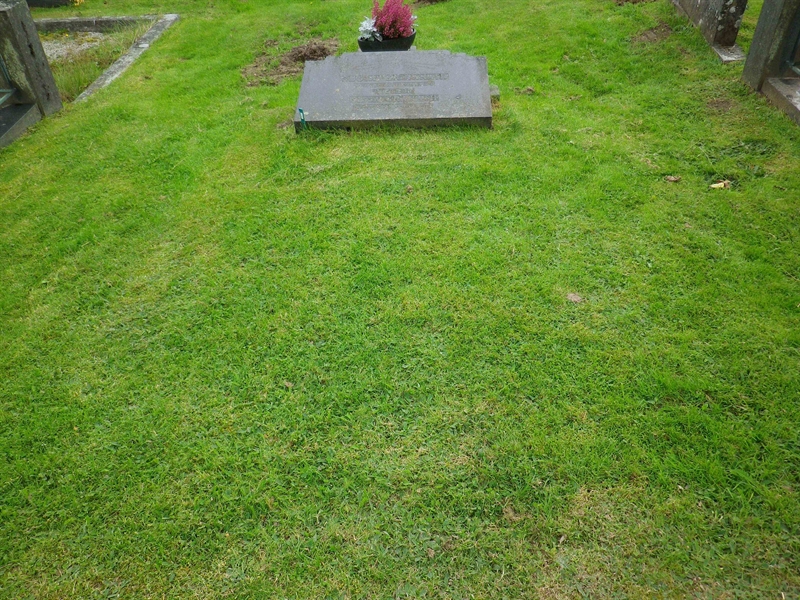 Grave number: VI J   103, 104