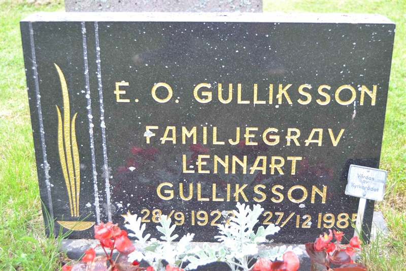 Grave number: 1 J   521