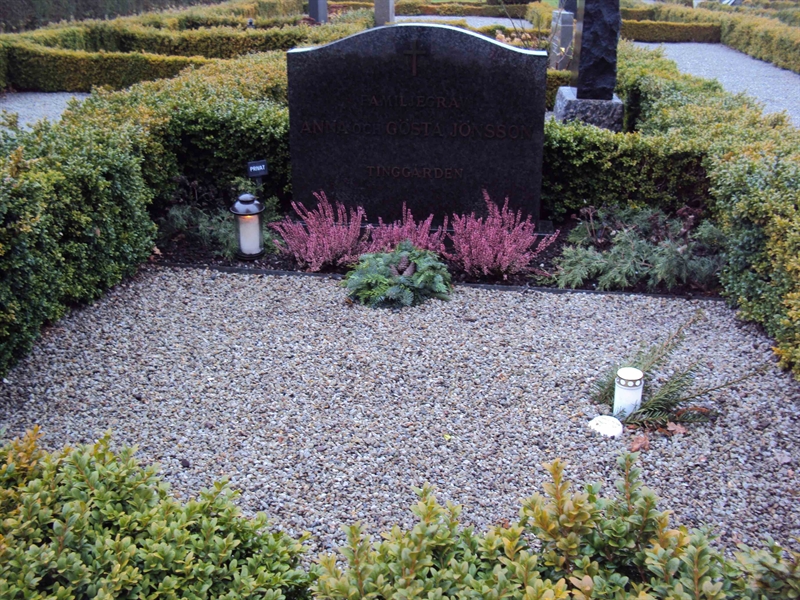 Grave number: KÄ D 040-041