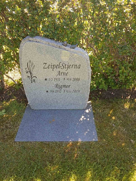 Grave number: 2 10   12b