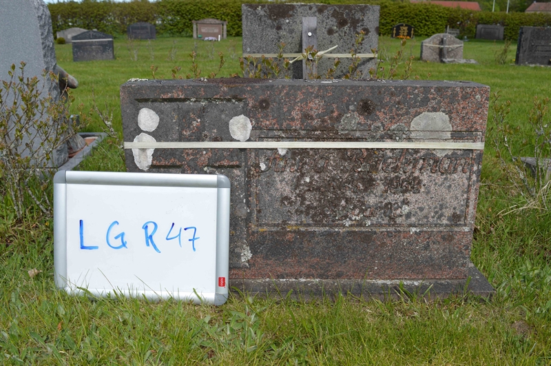 Grave number: LG R    47