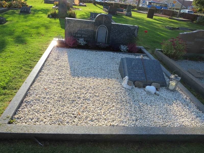 Grave number: 1 05  104
