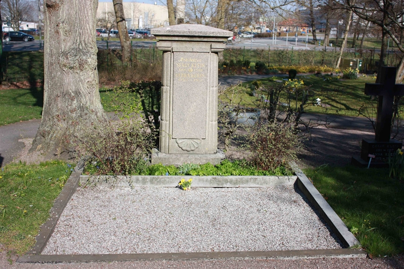 Grave number: Ö YÄ    10, 11