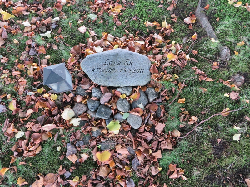 Grave number: 1 11  198