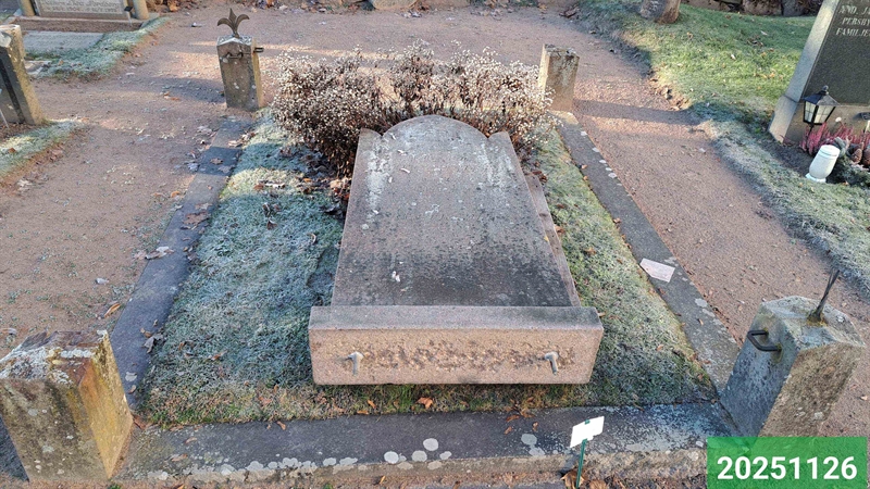 Grave number: 1 N    11