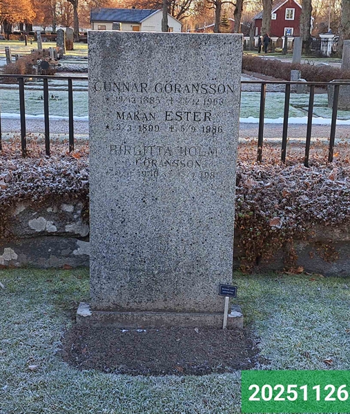 Hautatunnus: 1 N    51B