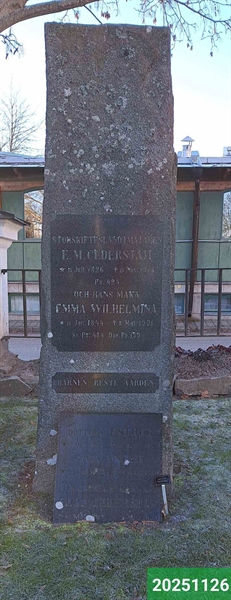 Grave number: 1 N    24