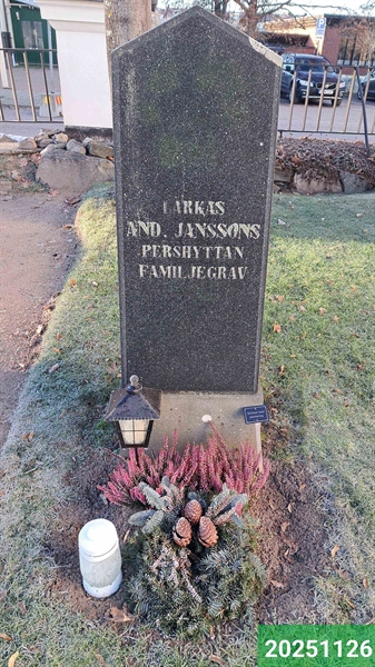 Grave number: 1 N     9