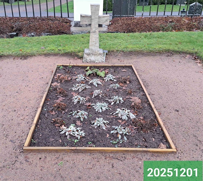 Grave number: 1 N    75