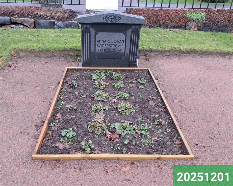 Hautatunnus: 1 N    77