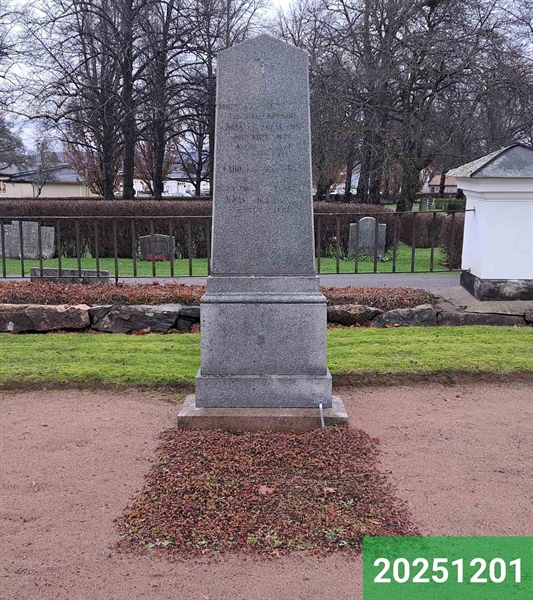 Hautatunnus: 1 N    80