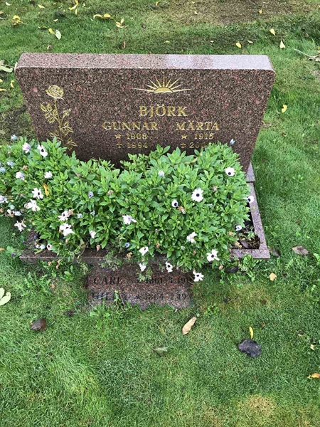 Grave number: B 01     1, 2