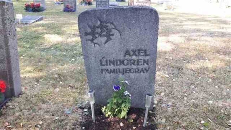 Grave number: 1 1  1072