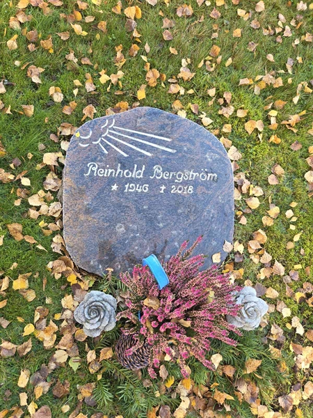 Grave number: Ö B A   296-297