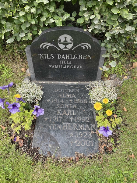 Grave number: 3026 2    77