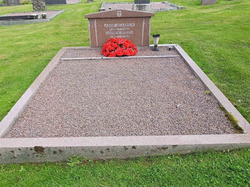 Grave number: 06 60707