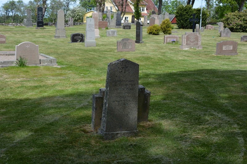 Grave number: G1 J   398