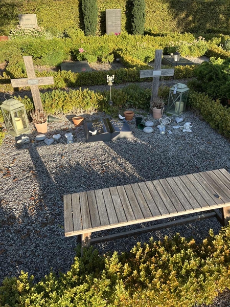 Grave number: NK X 80-81