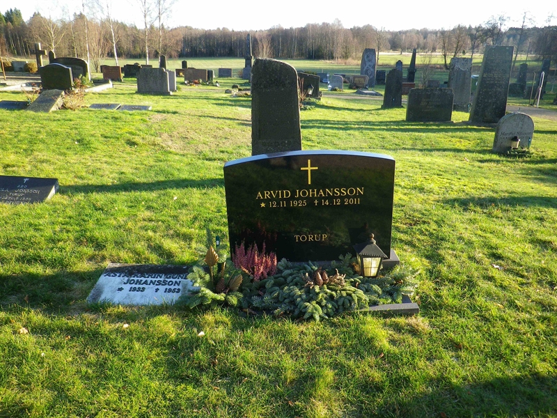 Grave number: VI G     5, 6, 7
