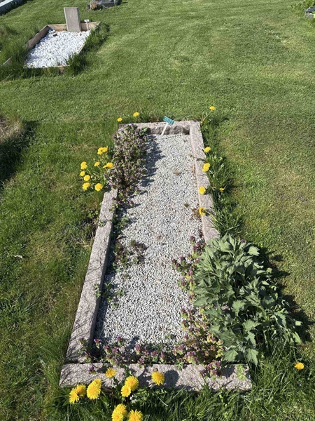 Grave number: R 05M 123