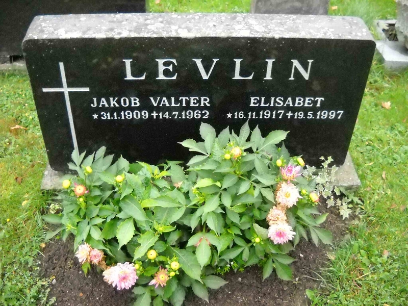 Grave number: 1 GA 02 125-126