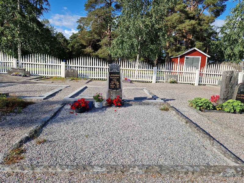 Grave number: 2 06   176