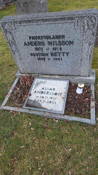 Hautatunnus: VG B   144-145