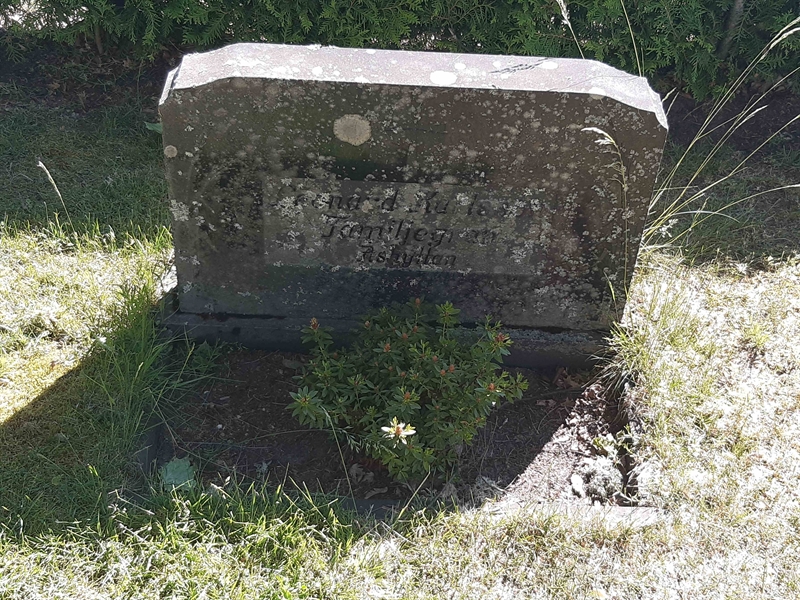Grave number: JÄ 08   224