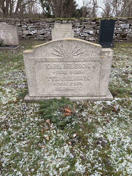 Grave number: LE 90