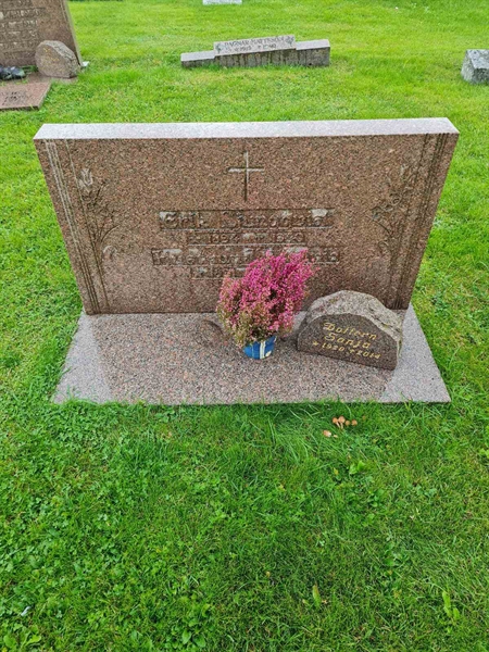 Grave number: KG 08   175, 176