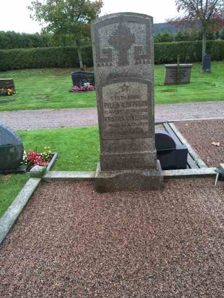 Grave number: TÖ 5   329