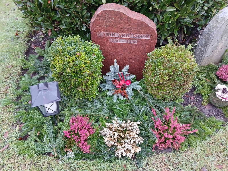 Grave number: FE K   103