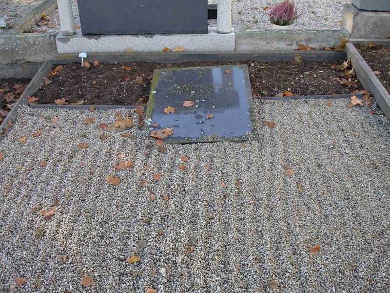 Grave number: FG N    13, 14