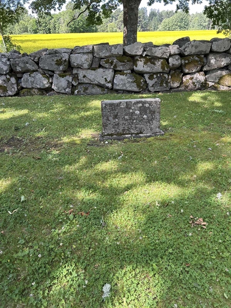 Grave number: 2 G  647-648