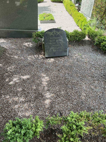 Grave number: AN M   185, 186