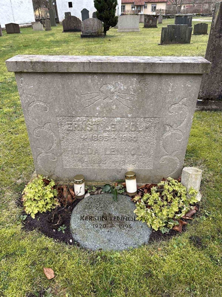 Grave number: L B 78