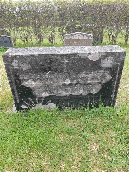 Grave number: LO 18   15