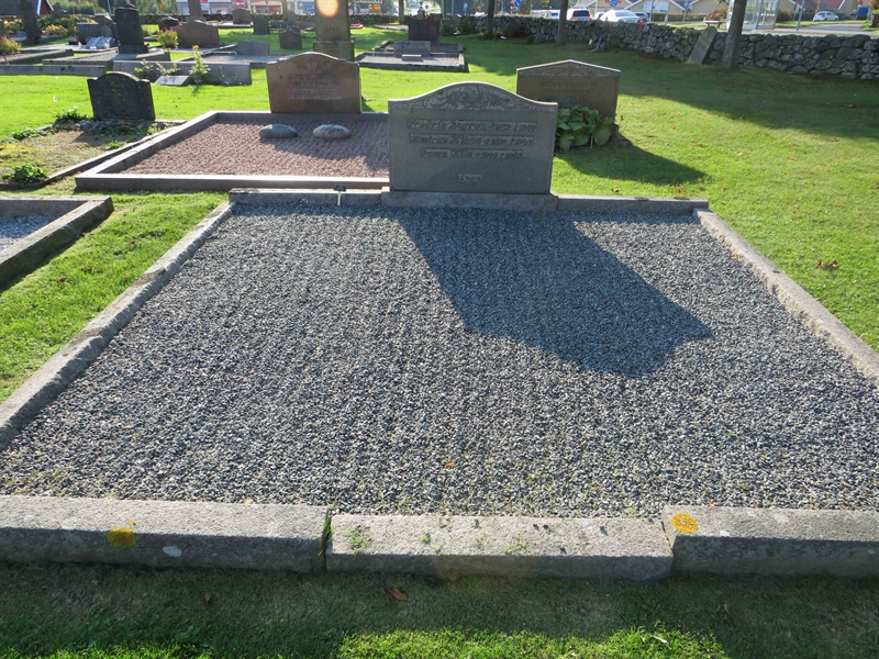 Grave number: 1 05    4