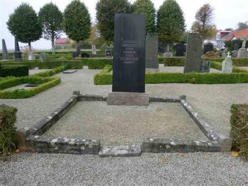 Grave number: ÖK D    012