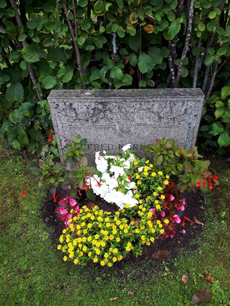 Gravnummer: NK F G   143