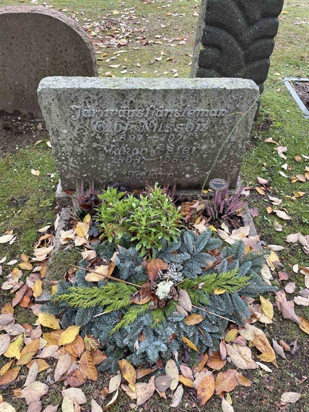 Grave number: VV F    78, 79